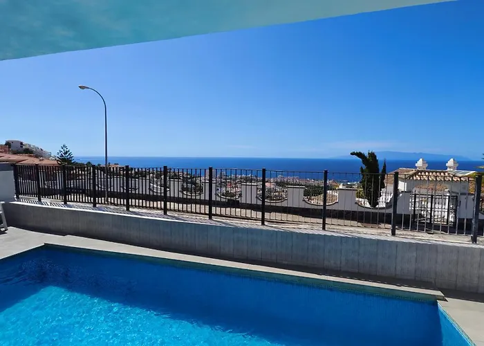 Luxury Villa With Fantastic Ocean Views And Private Pool